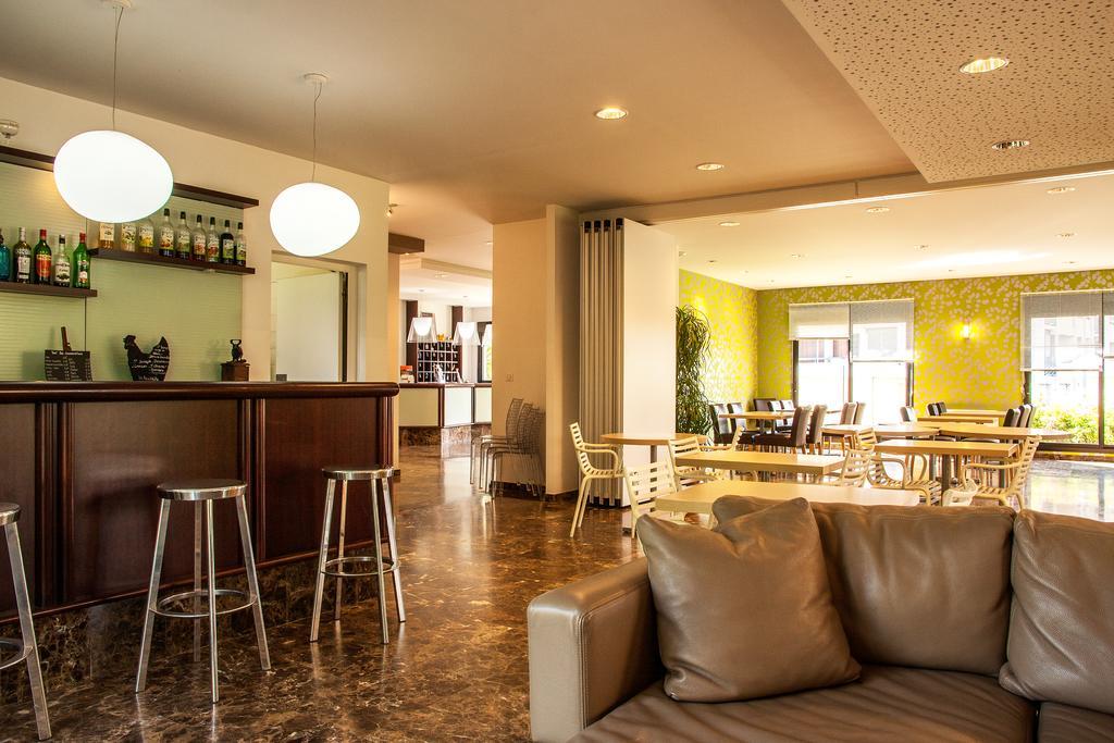Hotel Les Amandiers Tournon-sur-Rhone Exterior foto